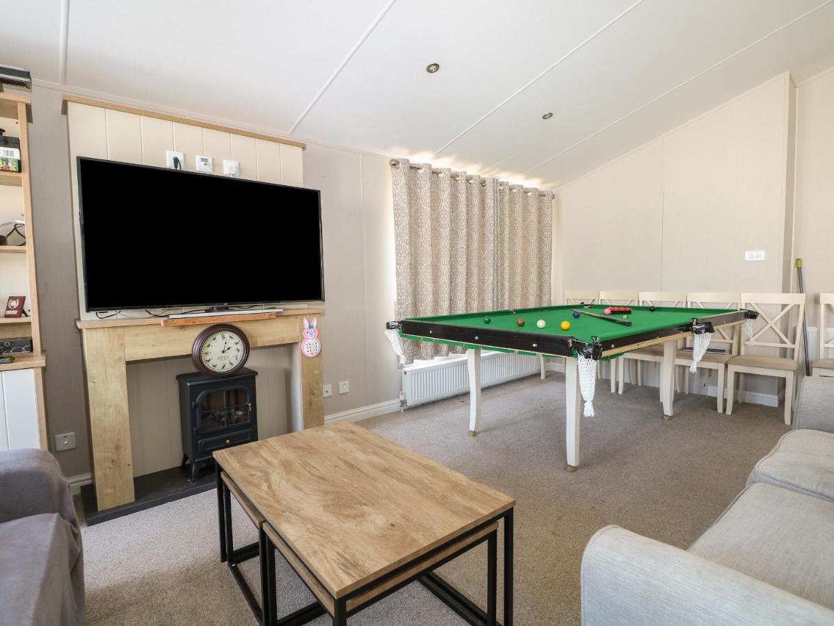 The Goodwood Lodge Chichester Buitenkant foto