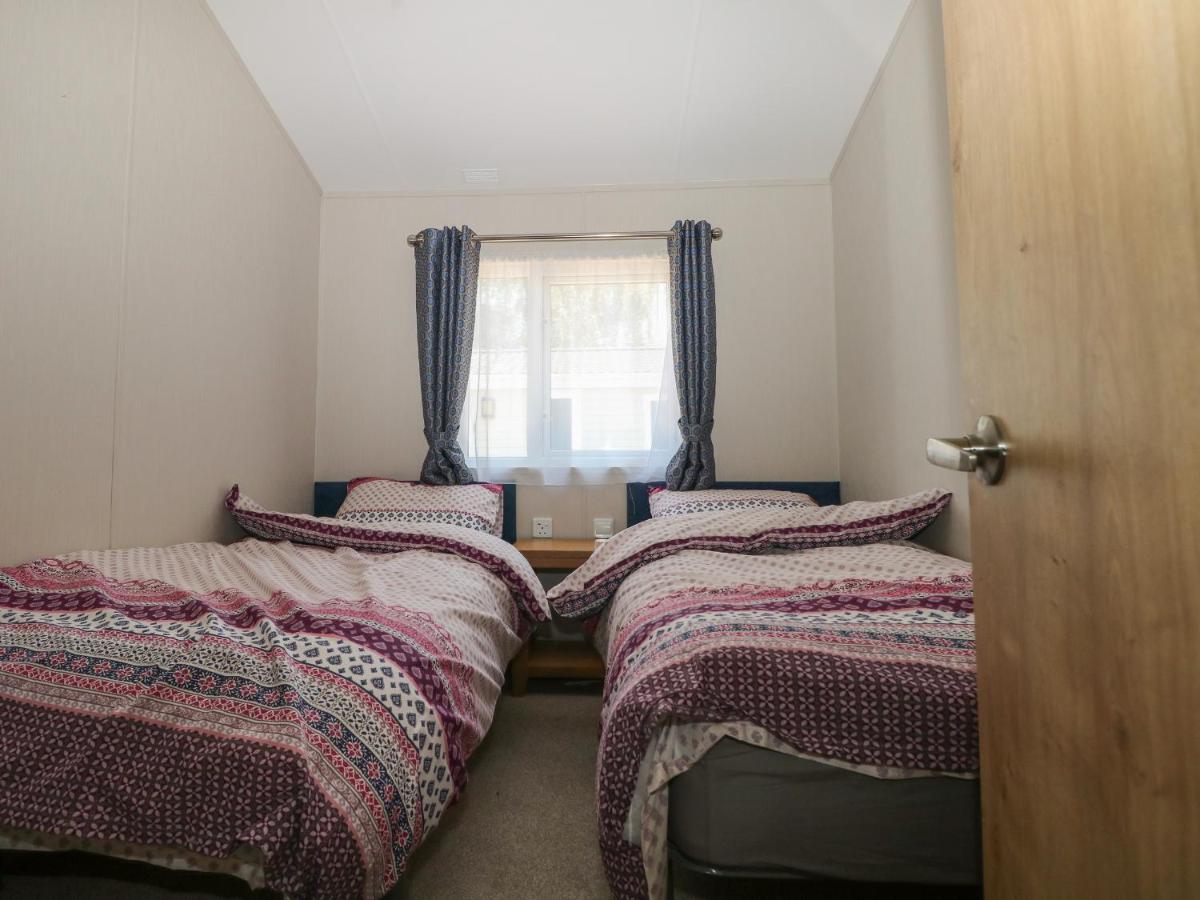 The Goodwood Lodge Chichester Buitenkant foto